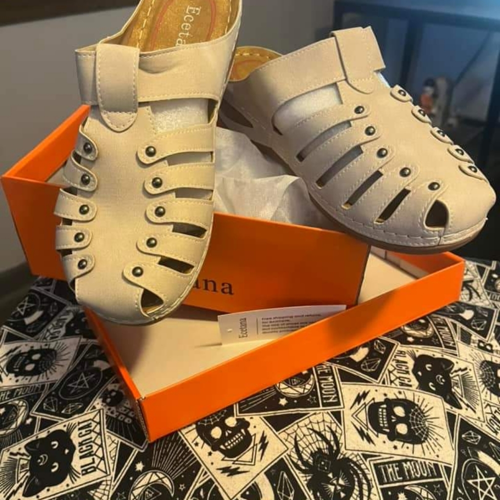 Ecetana sandals